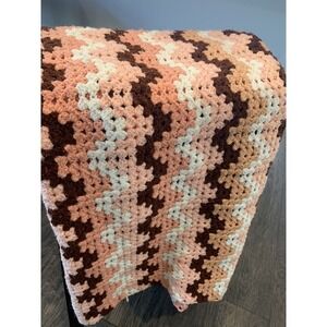 Vintage HANDMADE CROCHETED‎ AFGAN 70" X 55" CHEVRON PATTERN Peach Pink Brown